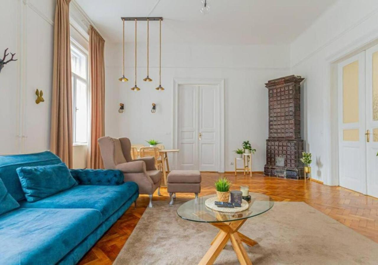 Luxury Apartment By The Famous Vaci Street Budapest Luaran gambar
