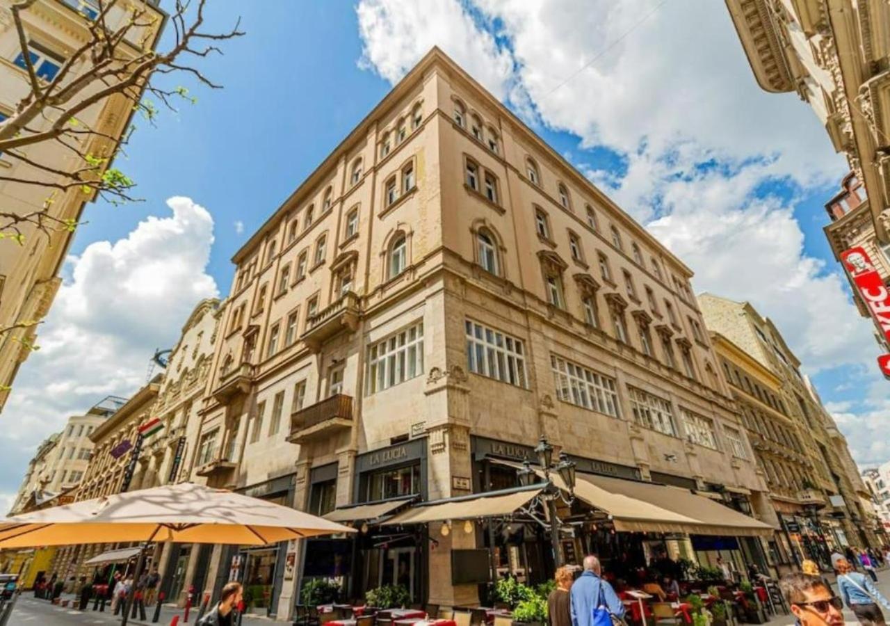 Luxury Apartment By The Famous Vaci Street Budapest Luaran gambar