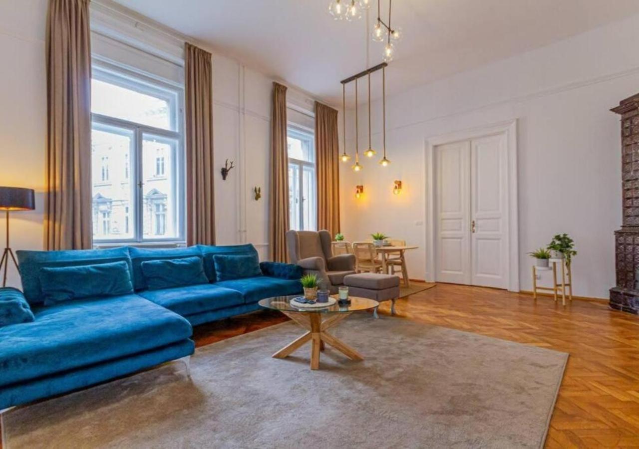 Luxury Apartment By The Famous Vaci Street Budapest Luaran gambar