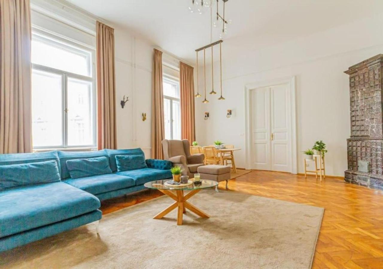 Luxury Apartment By The Famous Vaci Street Budapest Luaran gambar
