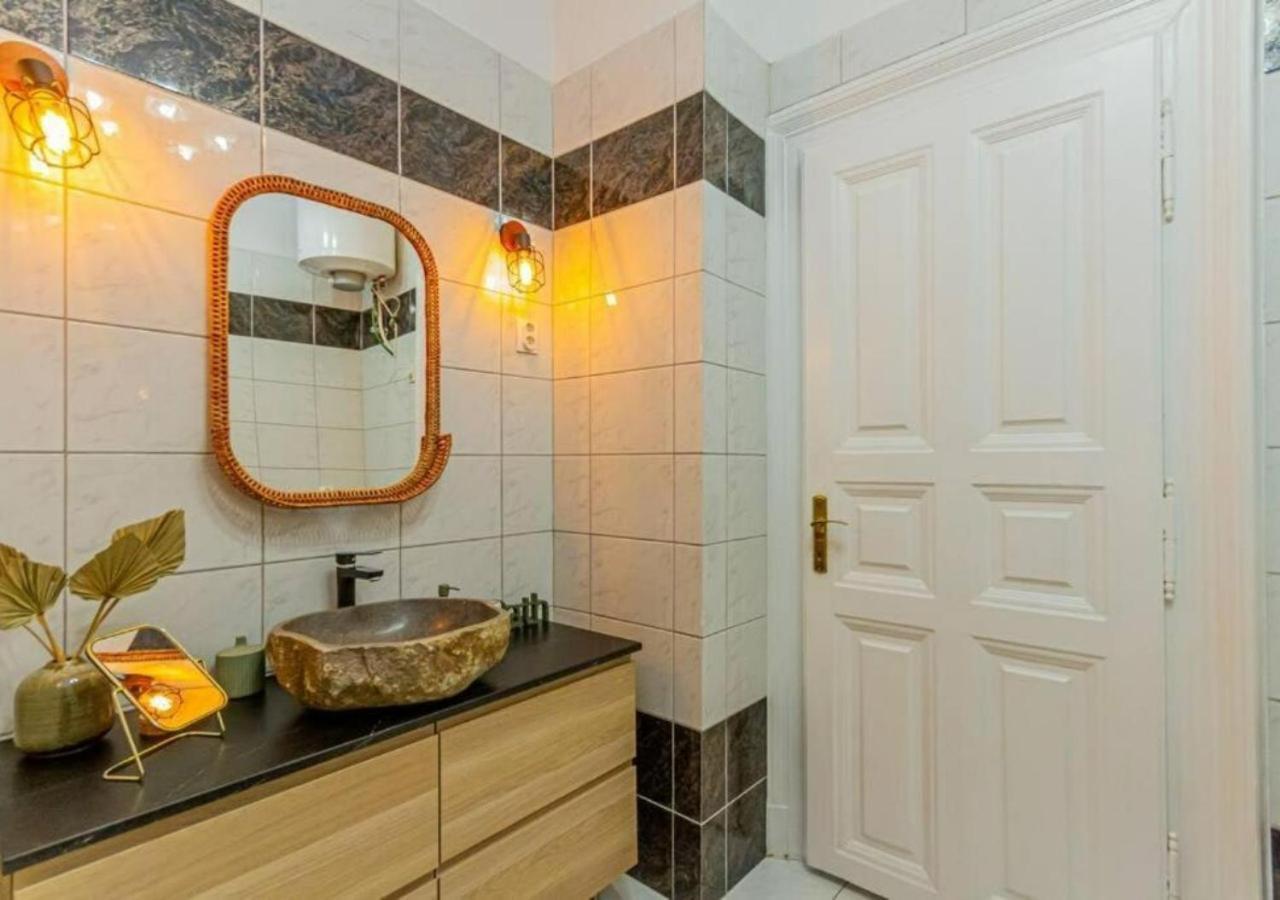 Luxury Apartment By The Famous Vaci Street Budapest Luaran gambar
